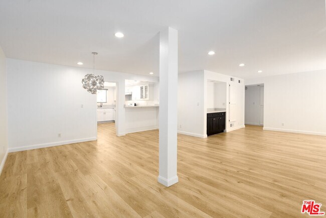 Building Photo - 1738 S Bentley Ave