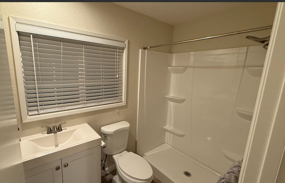 Building Photo - 2940 Candido Dr