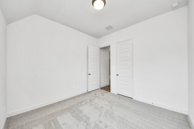 Building Photo - 2719 Country Ln