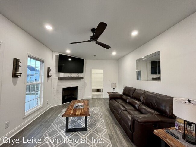 Building Photo - 3 br, 2.5 bath House - 520 Dexter Dr