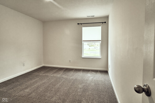 Building Photo - 681 N Crystal Dr
