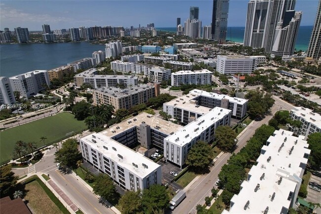 Building Photo - 201 178th Dr