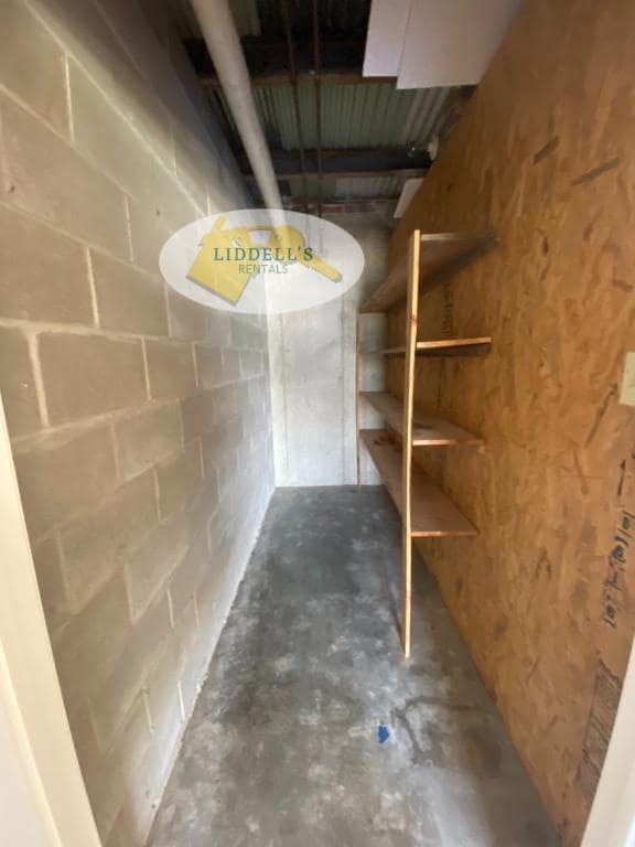 Building Photo - 219 Academy Dr