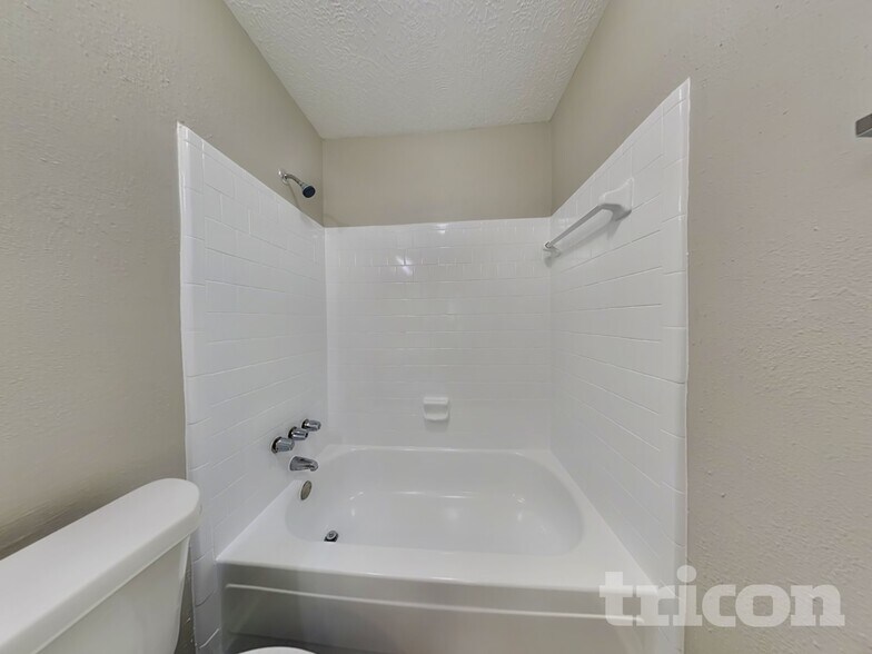 Building Photo - 7102 Tara Blue Ridge Dr