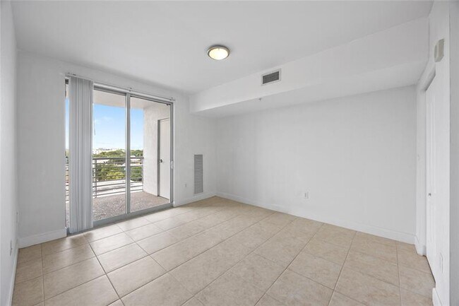 Building Photo - 1830 Radius Dr