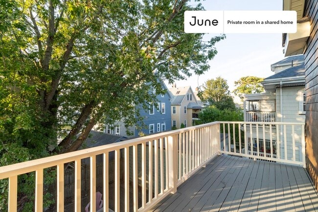 Building Photo - Room in Shared 6 bed/2 bath home in Allston