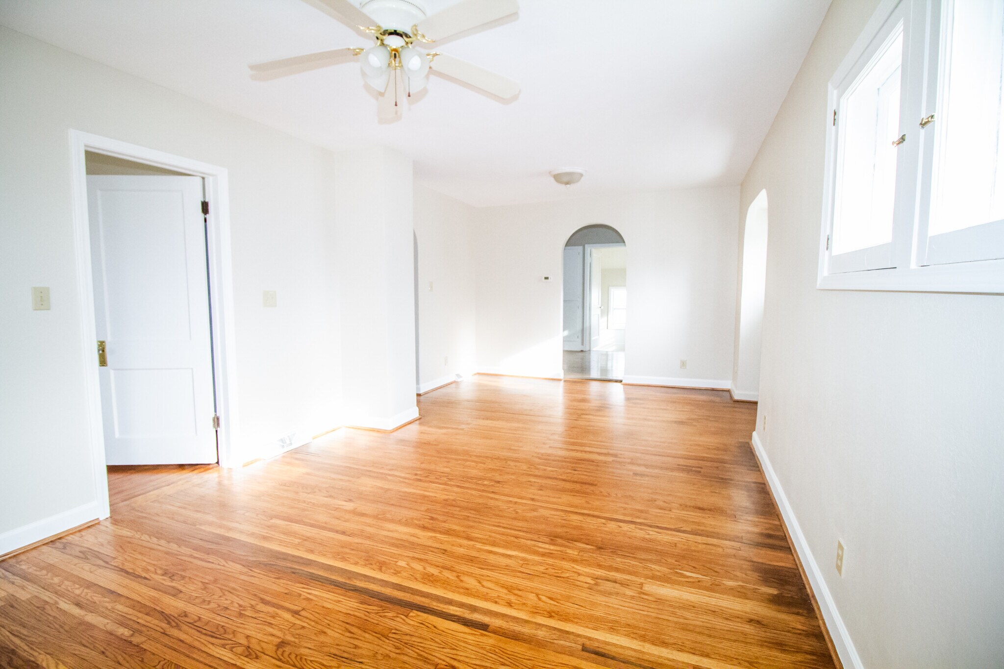 Building Photo - 4220 Caroline Ave