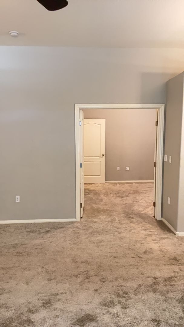 Building Photo - Condo 2 bedroom 2 bathroom Gated Entrance