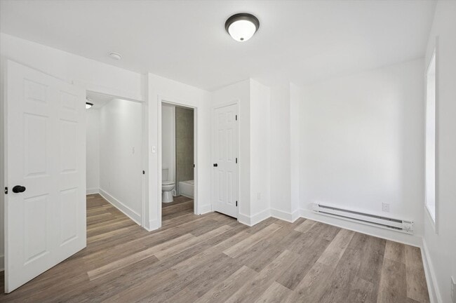 Building Photo - 2 Bed 3 Full Bath House North Philly