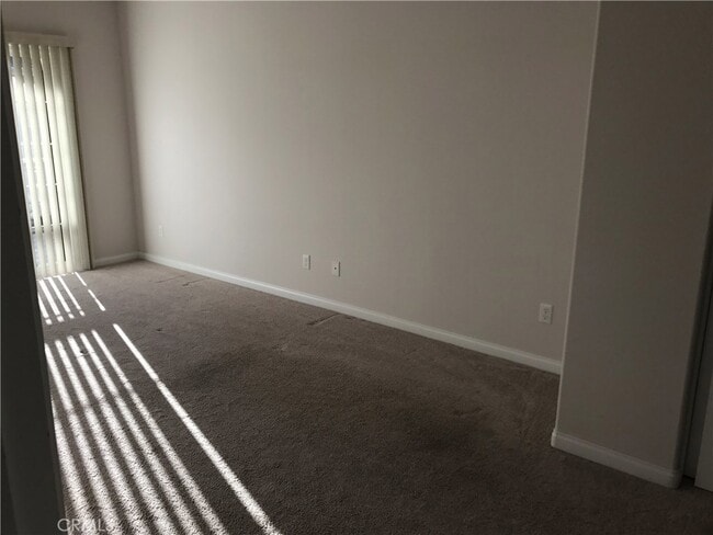 Building Photo - 815 Humbert Ave