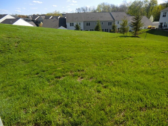 Building Photo - 2128 Red Fox Dr