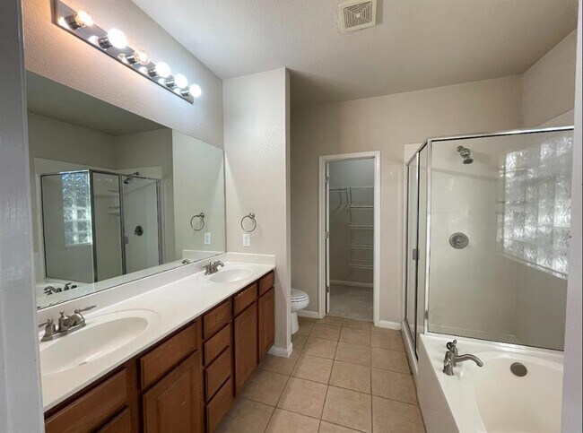 Building Photo - 1118 Boxwood Loop