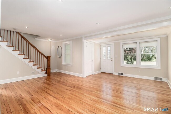 Building Photo - 25 Maplewood Ave