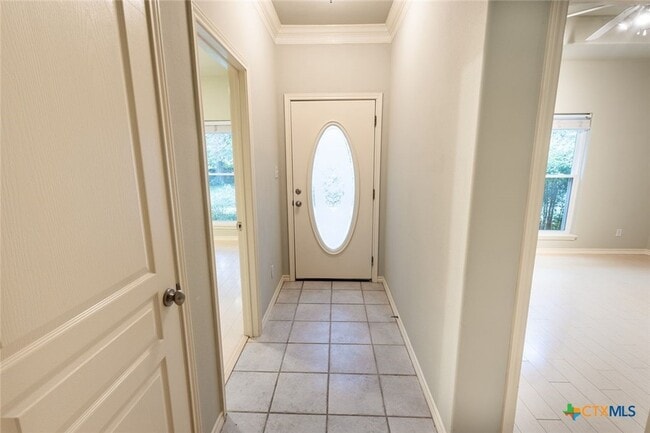 Building Photo - 605 Burleson St