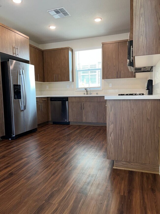 Building Photo - 10833 Portico Cir