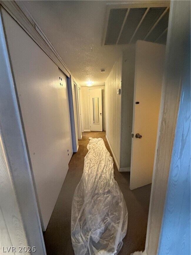 Building Photo - 2300 Pardee Pl