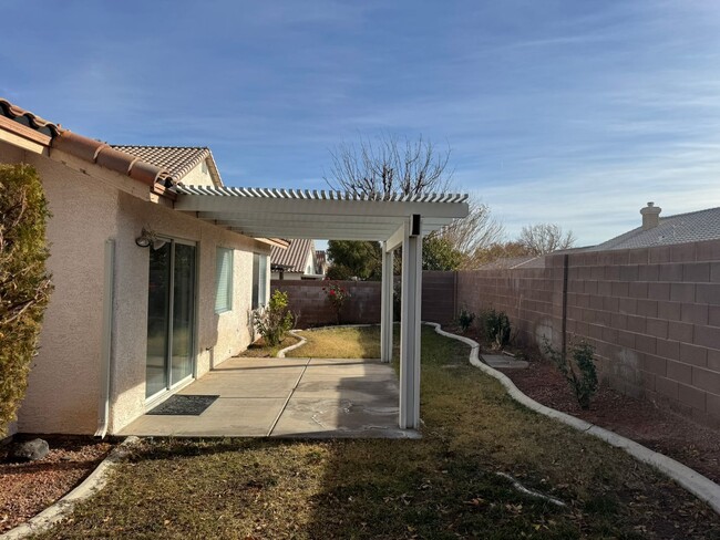 Building Photo - Charming 4-bedroom, 2-bathroom home locate...