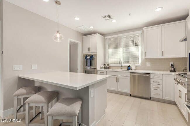 Building Photo - 7550 E Osborn Rd