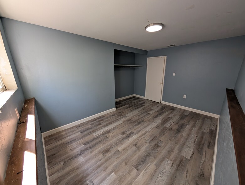 Building Photo - 163 Gifford Ave