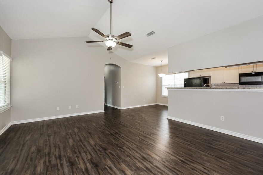 Building Photo - 1812 Alanbrooke Dr