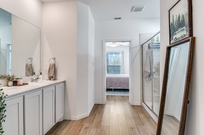 Building Photo - Stunning New 4 Bed, 3 Bath Home in Riverplace Garland – Move-In Ready and Available Now!