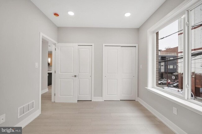 Building Photo - 1111 S 24th St