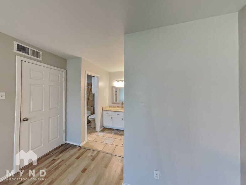 Building Photo - 5726 Marvin Loving Dr