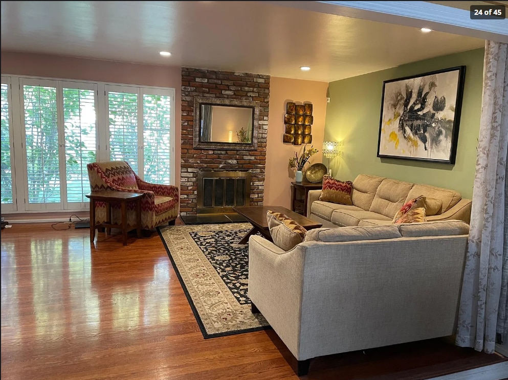 Building Photo - 1085 Riviera Dr