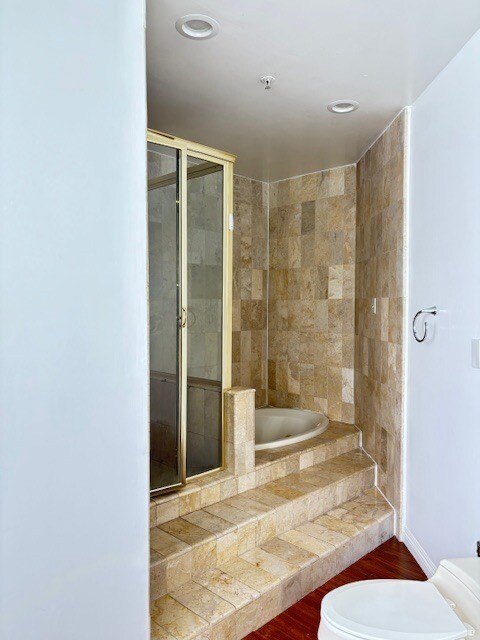 Building Photo - 120 S Crescent Dr