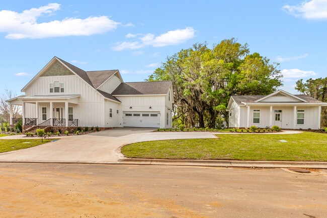 Building Photo - Great Southwood Home