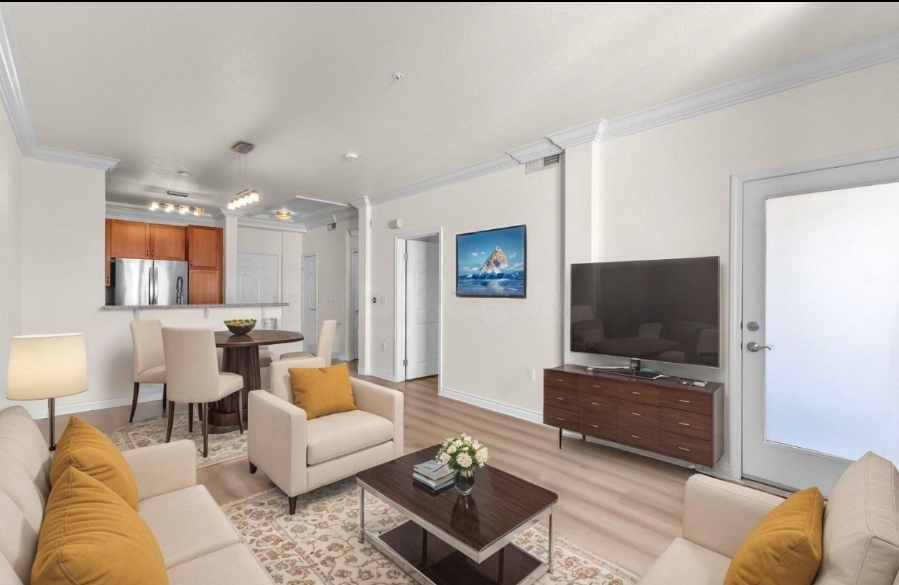 Building Photo - 330 J St