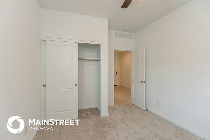 Building Photo - 4426 Greenleaf Dr