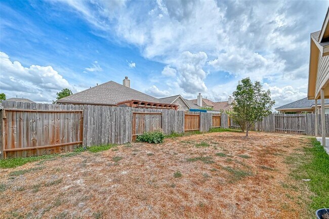 Building Photo - 16942 Langham Crossing Ln