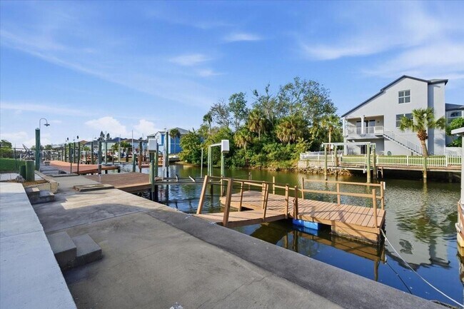 Building Photo - 7527 Hatteras Dr
