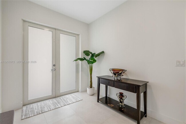 Building Photo - 640 Colson Dr