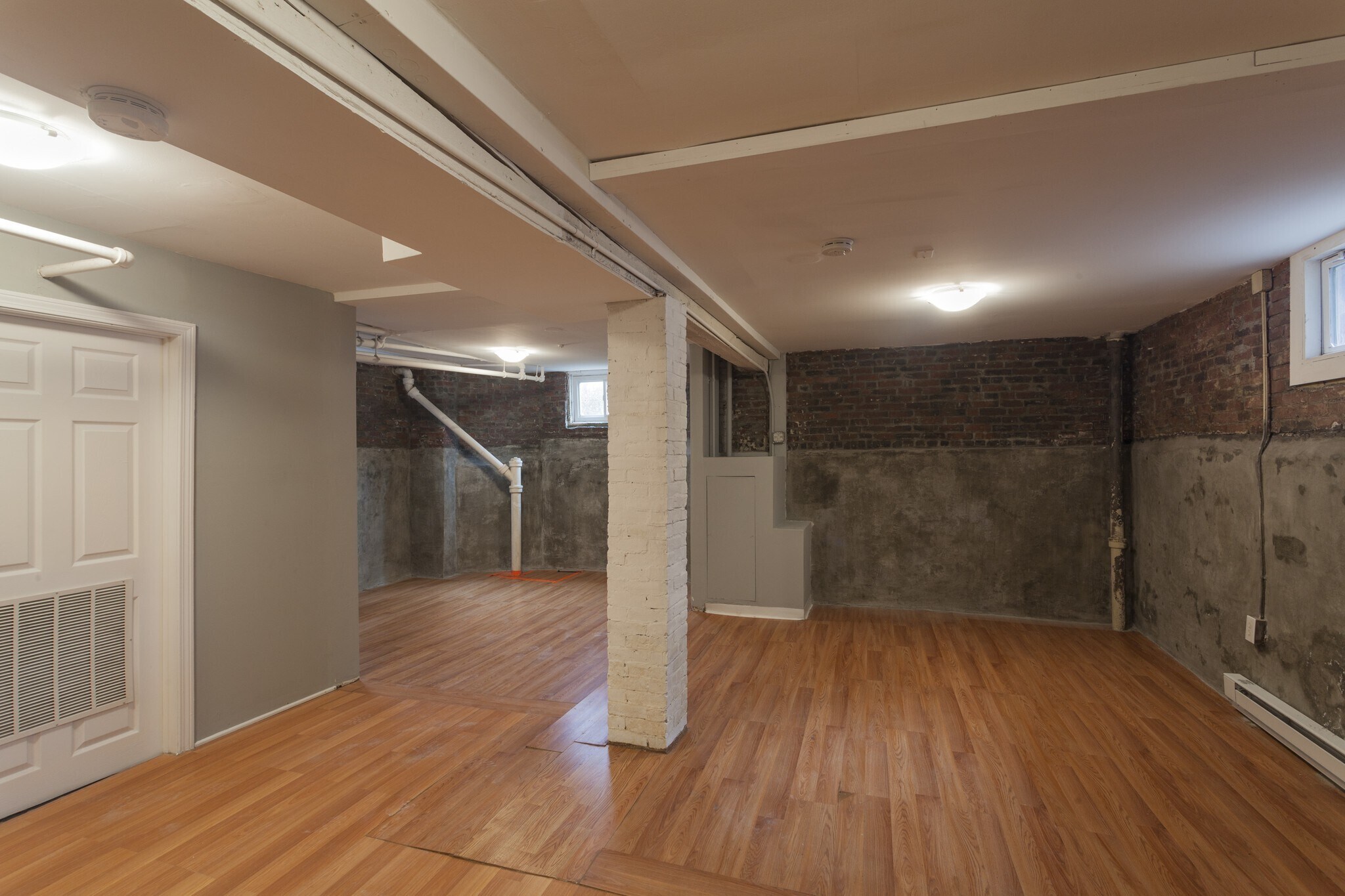 Building Photo - 38 Cherry St