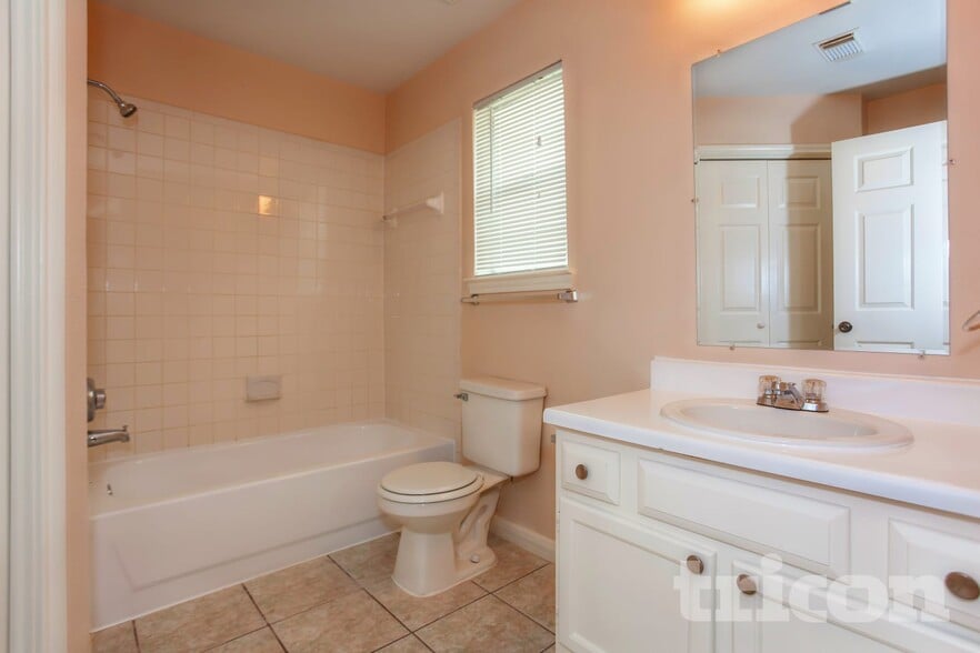 Building Photo - 3206 Boynton Dr