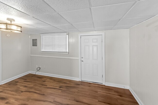 Building Photo - 2609 Herring Ave