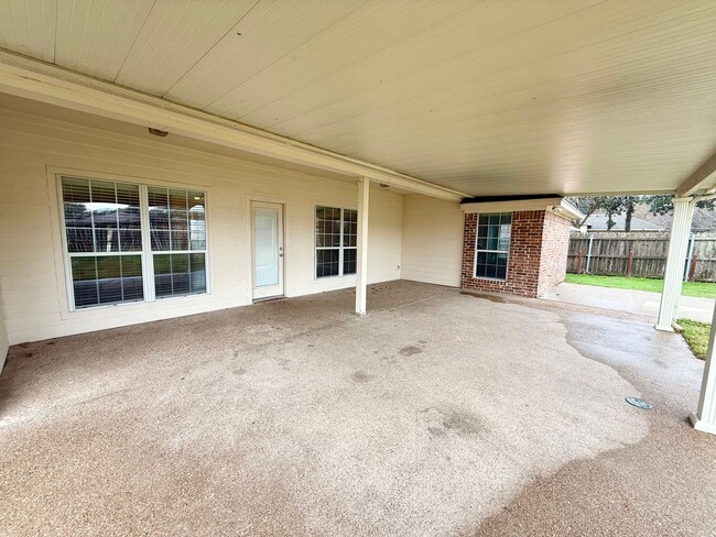 Building Photo - Spacious 4-Bedroom Home in Midway ISD