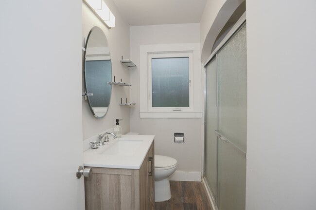 Building Photo - Prime Fircrest Location — Comfortable 2-Bedroom Home for Rent