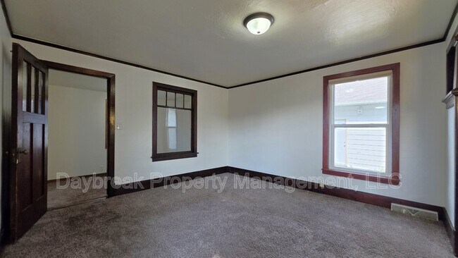 Building Photo - 1312 1/2 3rd Avenue North