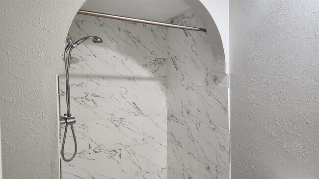 Building Photo - 2815 Quail Valley E Dr