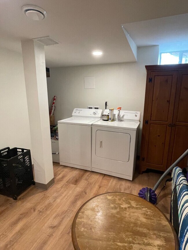 Building Photo - 2723 Taylor St NE