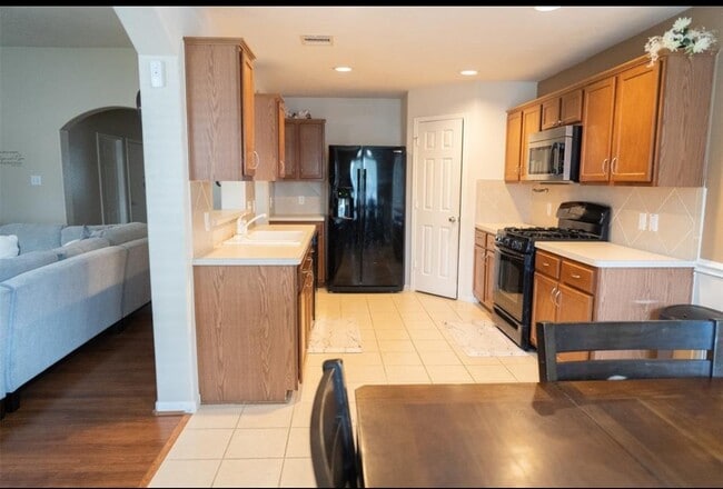 Building Photo - 21942 Gosling Cedar Pl