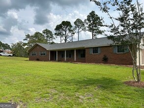 Building Photo - 501 Kissing Bower Rd