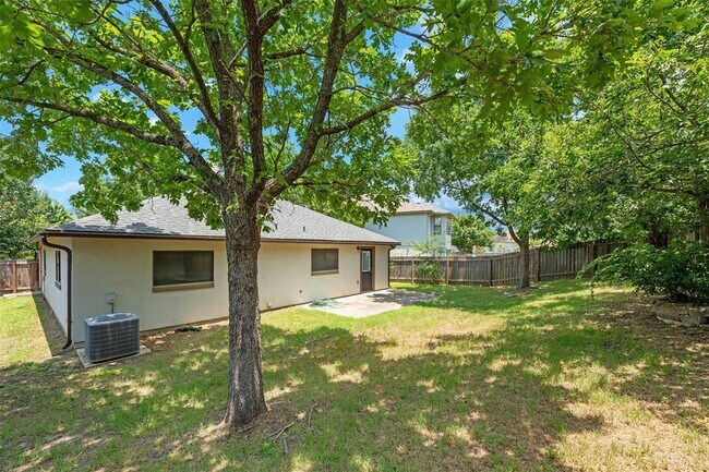 Building Photo - 705 Catumet Dr