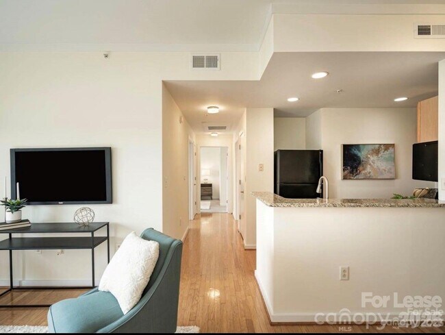 Building Photo - 715 N Church St