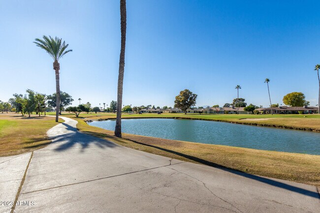 Building Photo - 10612 W Oakmont Dr