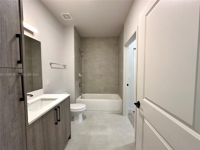 Building Photo - 18412 Homestead Ave