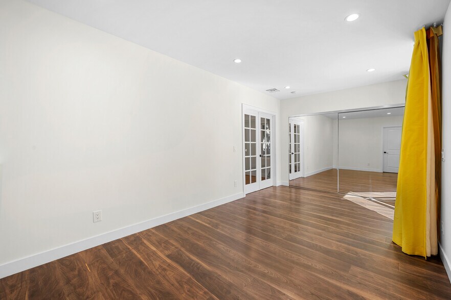 Building Photo - 1016 Linden Ave